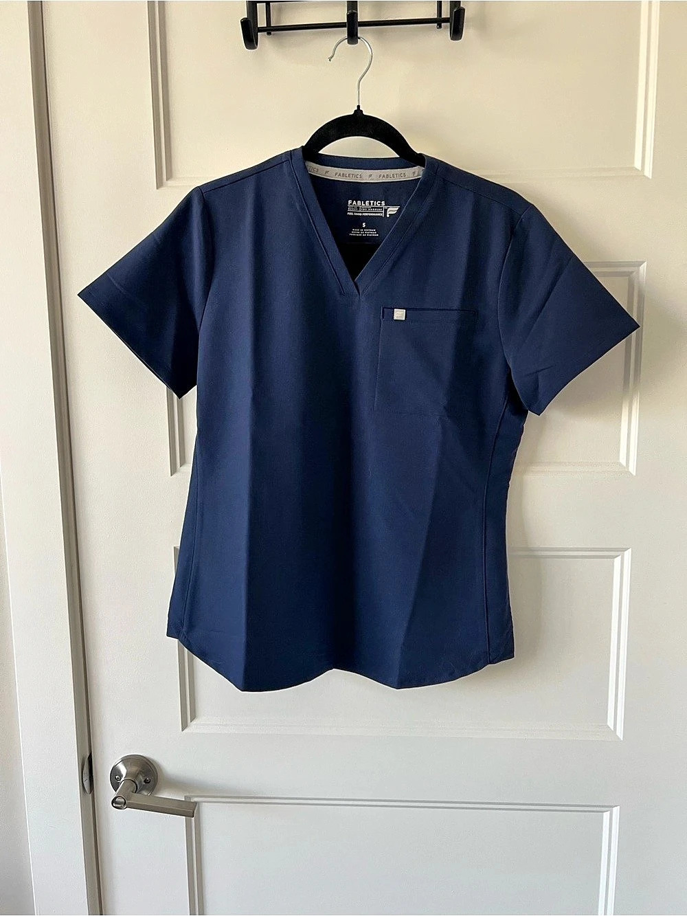 Fabletics Vital 1-Pocket Scrub Top V-Neck Blue Small Like New